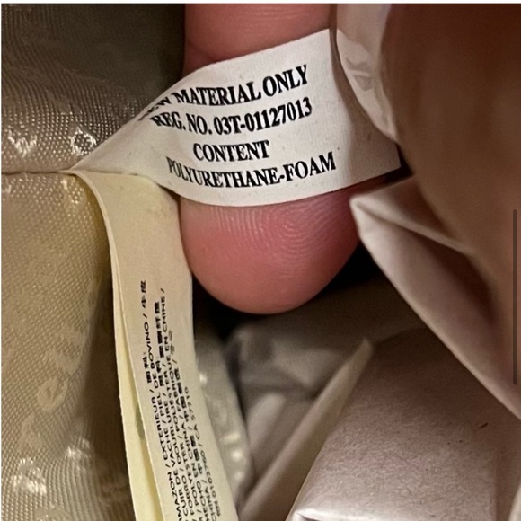 Kate Spade Satchel Tote with Shoulder Straps Gold Hardware and Zipper Closure - Picture 9 of 17